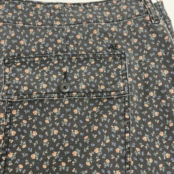 American Eagle flowered skinny jeans size 24 new with out the tag - Picture 7 of 8